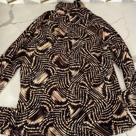 ST. JOHN SPORT Mock Neck Long Sleeve Psychedelic Design Brown Tan Petite XSMALL - Picture 12 of 16